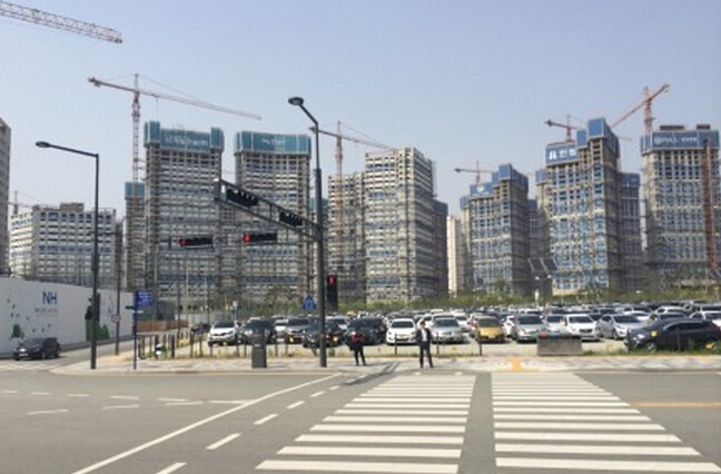 韩国世宗市建筑工地随处可见方工手拉葫芦
